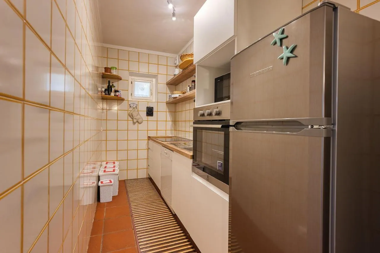 Holiday home Trilocale Sant'Anna Vicolo Del Mughetto - Goelba Villa Bagnaia  Italy